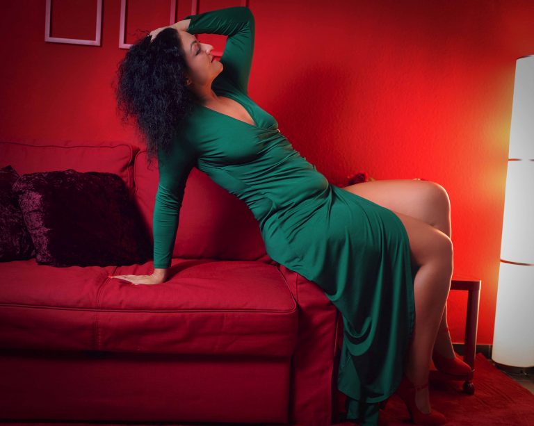 Red Couch Dessous Akt Shooting Bonn Anastasia